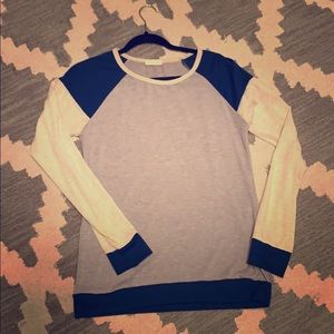 Twenty second size L sweater